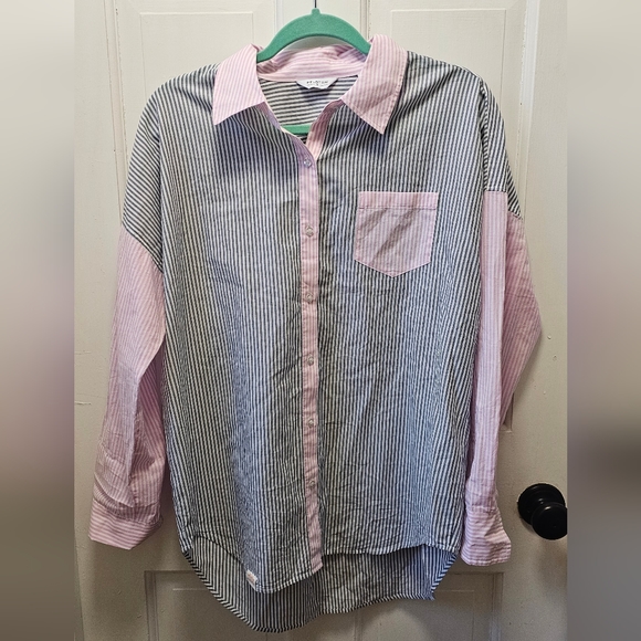 Women's Peleton Multi color Searsucker Button down - Picture 2 of 6